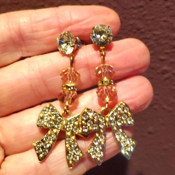 Holiday Bow Rhinestone Earrings! NWOT! - Picture 1 of 5